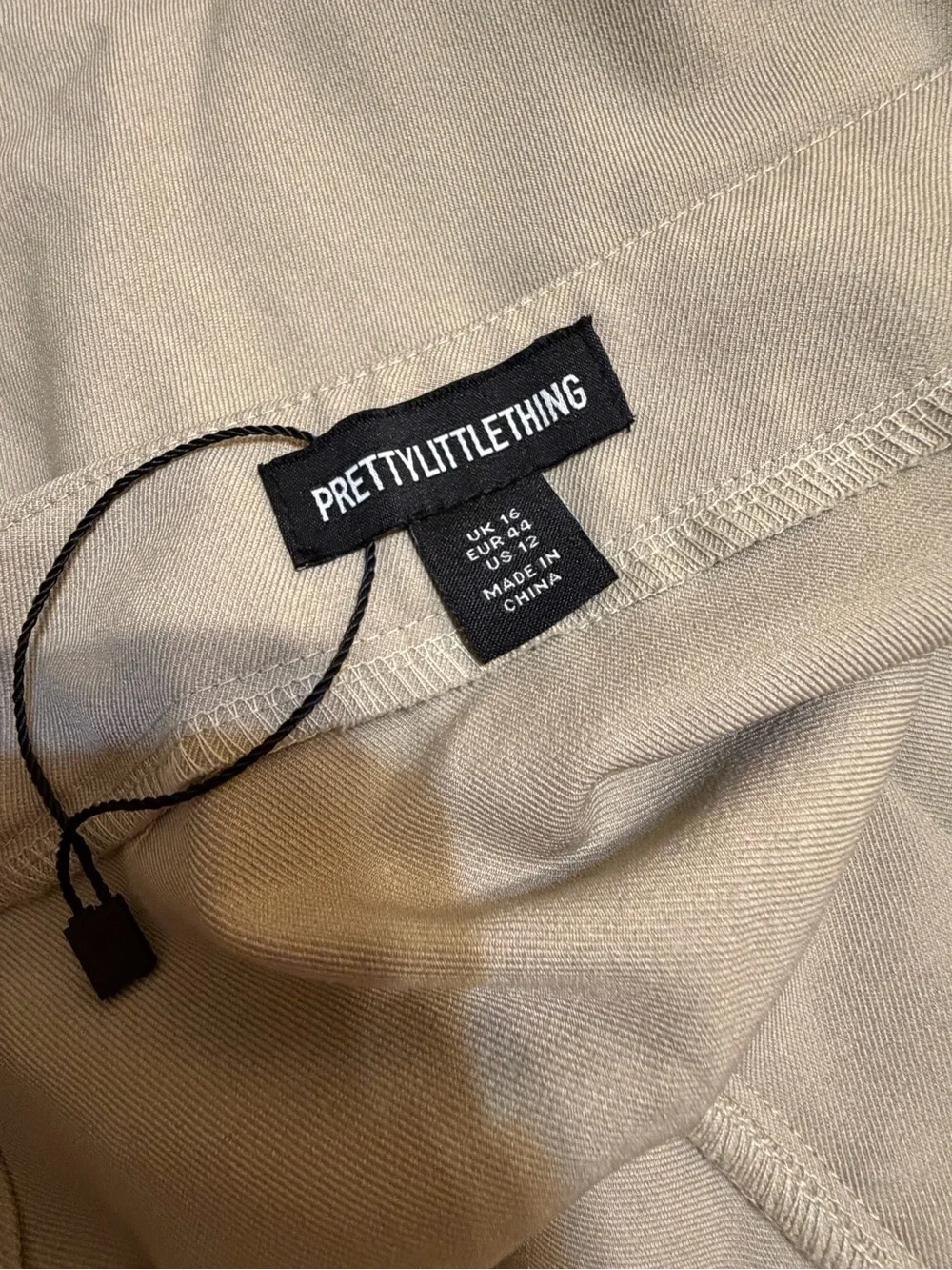 PrettyLittleThing Men's Flat Front Khaki Shorts